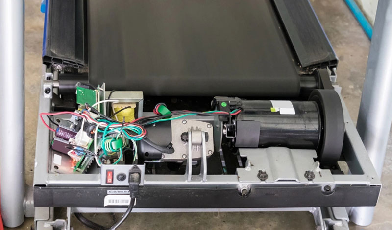 چرا تردمیل حرکت نمی‌کند؟